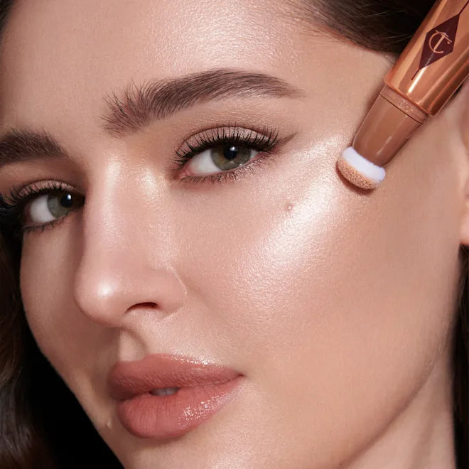 CHARLOTTE TILBURY - Beauty Highlighter Wand - Spotlight