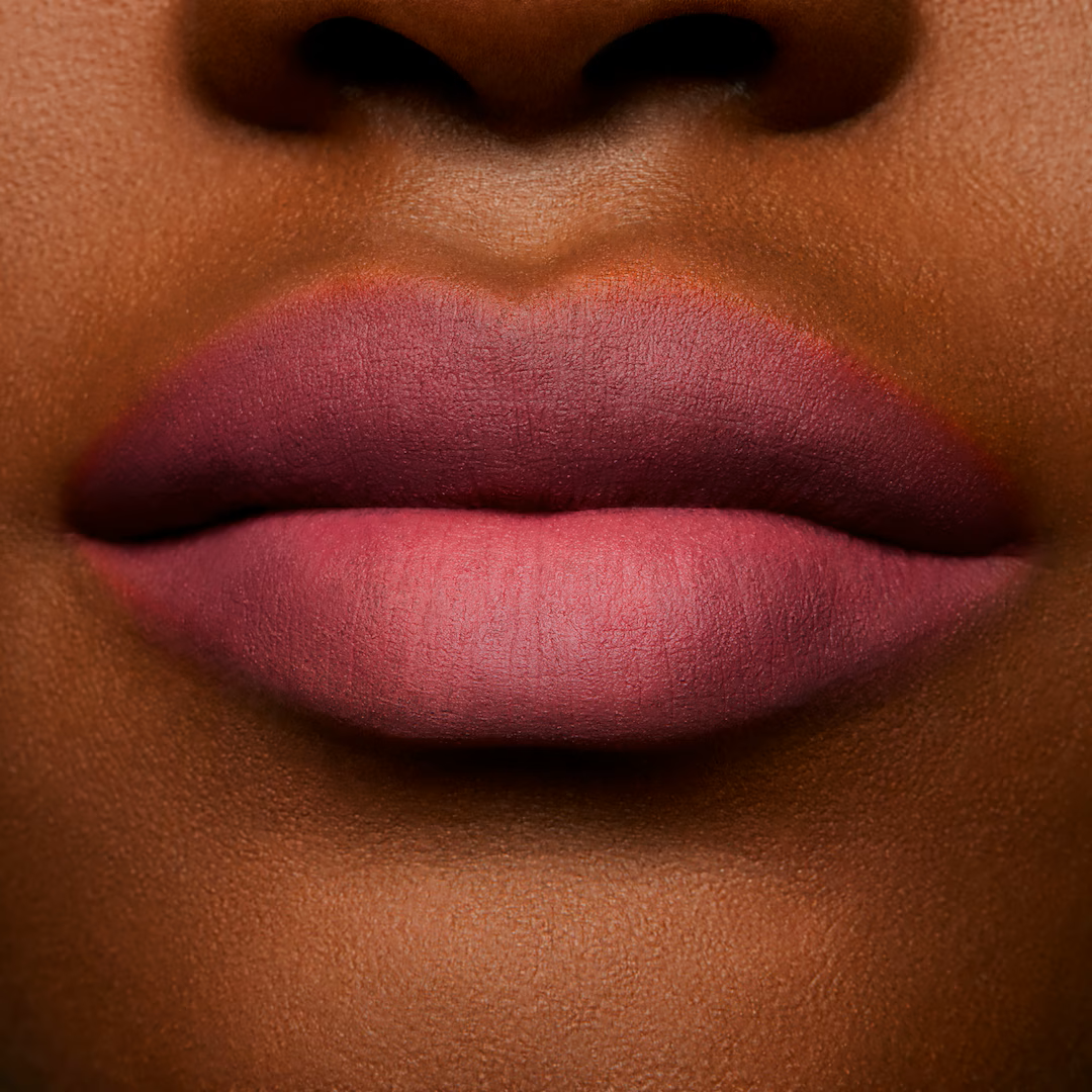 MAC| A Little Tamed Powder Kiss Lipcolour 5ml