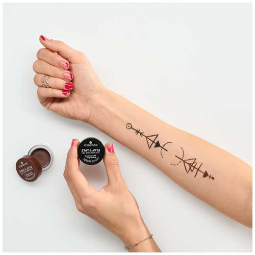 Essence Stay & Play Gel Eyeliner Pot Waterproof & Long-Lasting