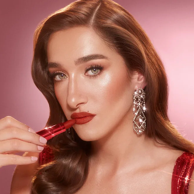 Charlotte Tilbury-Matte Revolution Full Size Lipstick– Fame Flame