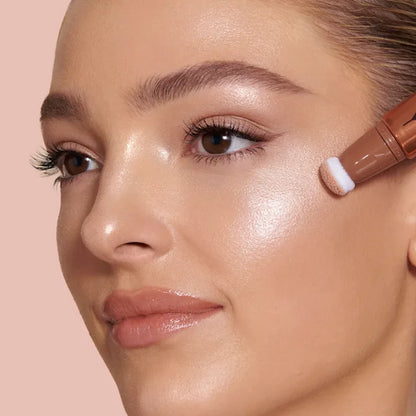 CHARLOTTE TILBURY - Beauty Highlighter Wand - Spotlight