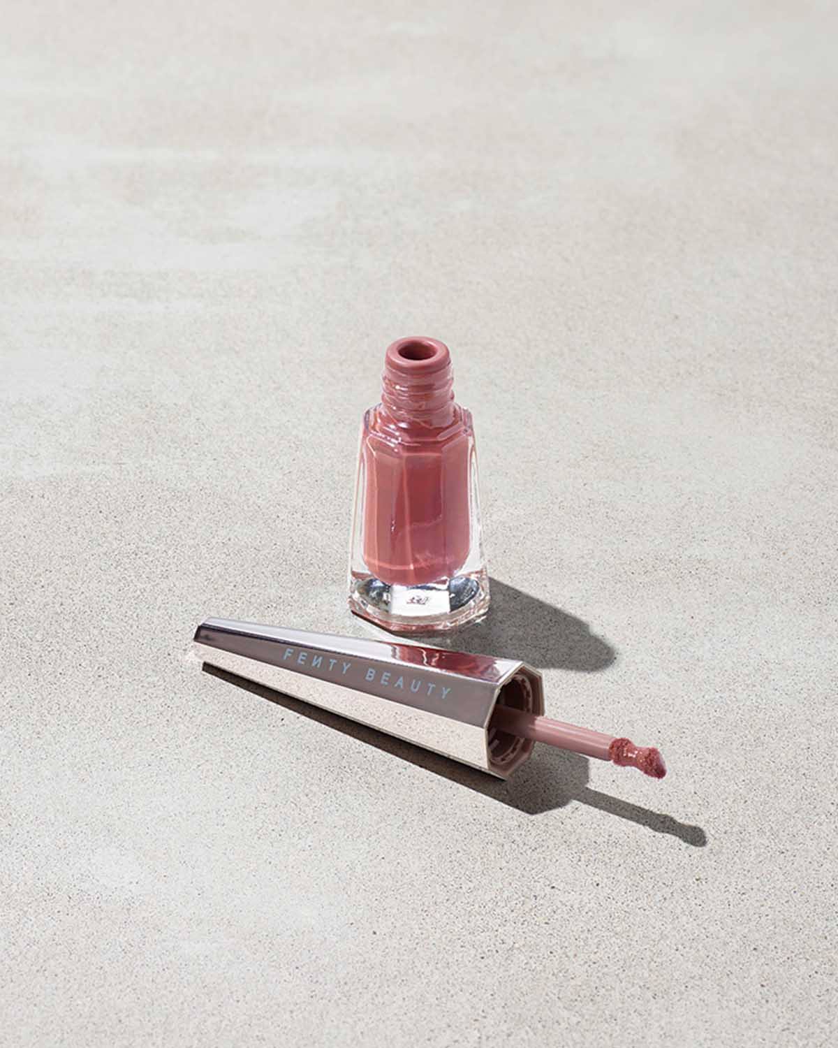 FENTY BEAUTY-Stunna Lip Paint Longwear Fluid Lip Color