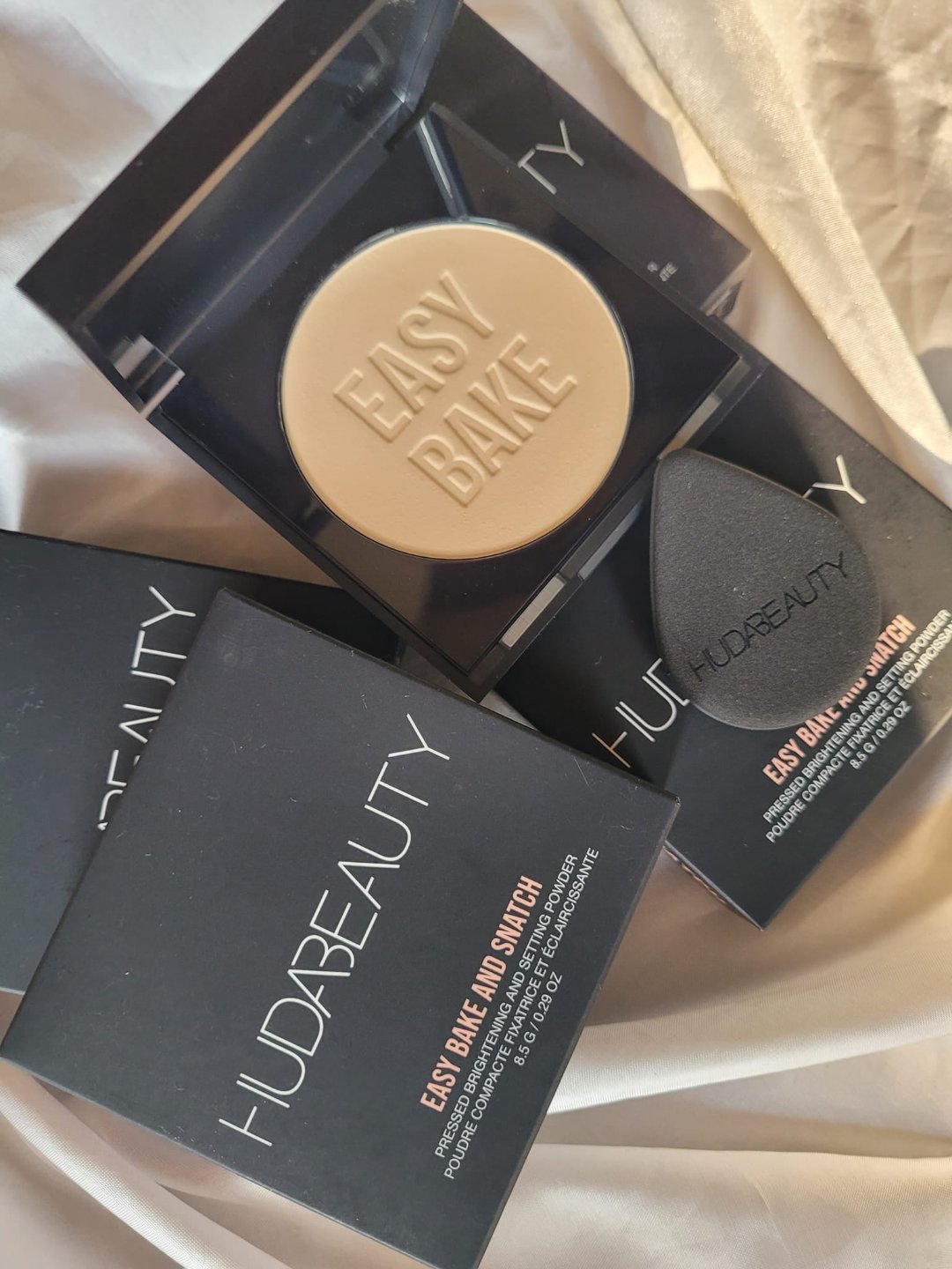 Huda Beauty | Easy Bake and Snatch Pressed Talc-Free Brightening and Setting Powder