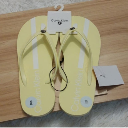 Calvin Klein Seelie Light Yellow Flip Flops – Women’s Size 7