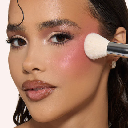 Huda Beauty - Diffusing Cheek Brush