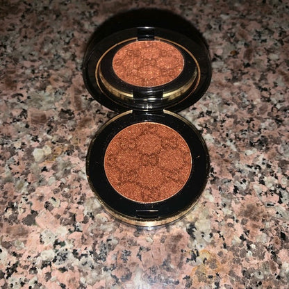 Gucci- Eye Magnetic Color Shadow Mono 0.07oz