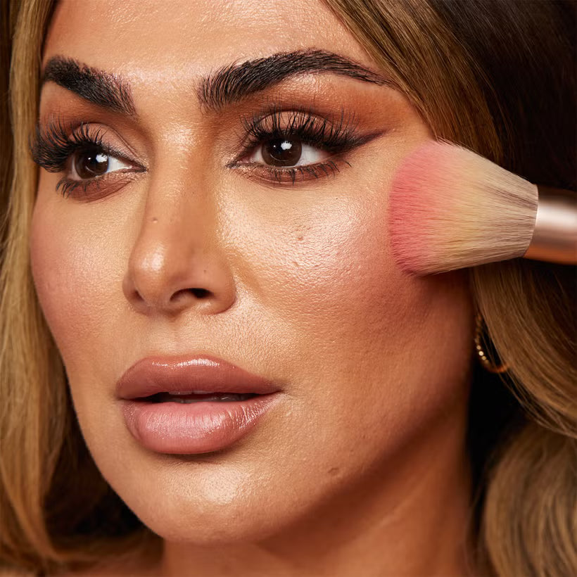 Huda Beauty – GloWish Cheeky Vegan Blush Powder