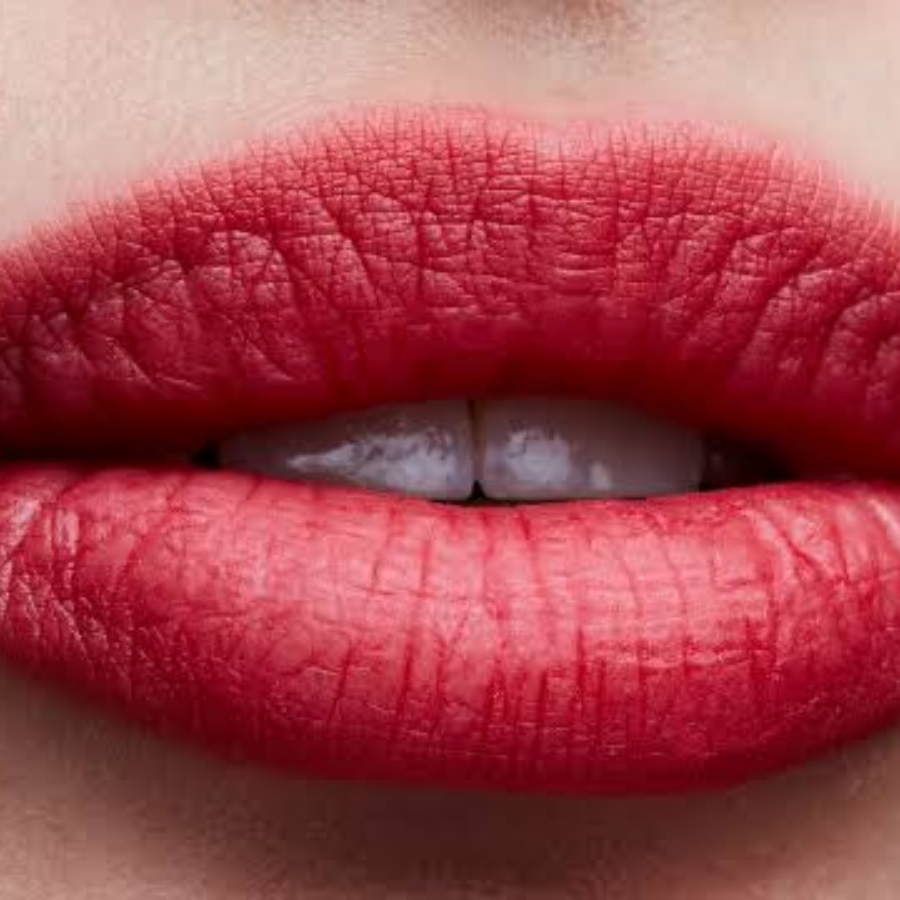 MAC | Powder Kiss Lipstick-922 Werk, Werk, Werk (Cool Red)