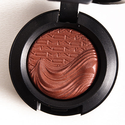 MAC Cosmetics -Extra Dimension Eye Shadow