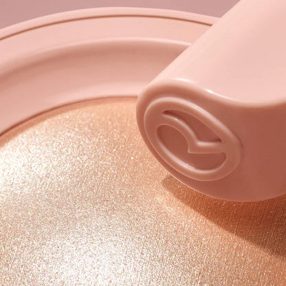 Rare Beauty-Positive Light Silky Touch Highlighter-Lightweight Powder