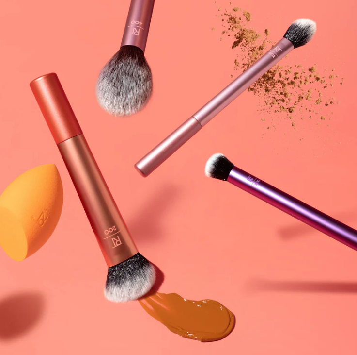 Real Techniques | Everyday Essentials Makeup Brush Set with Bonus Miracle Complexion Sponge