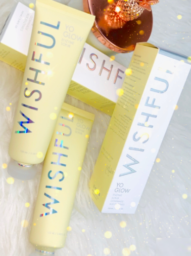 Huda Beauty | Wishful | Yo Glow AHA & BHA Facial Enzyme Scrub