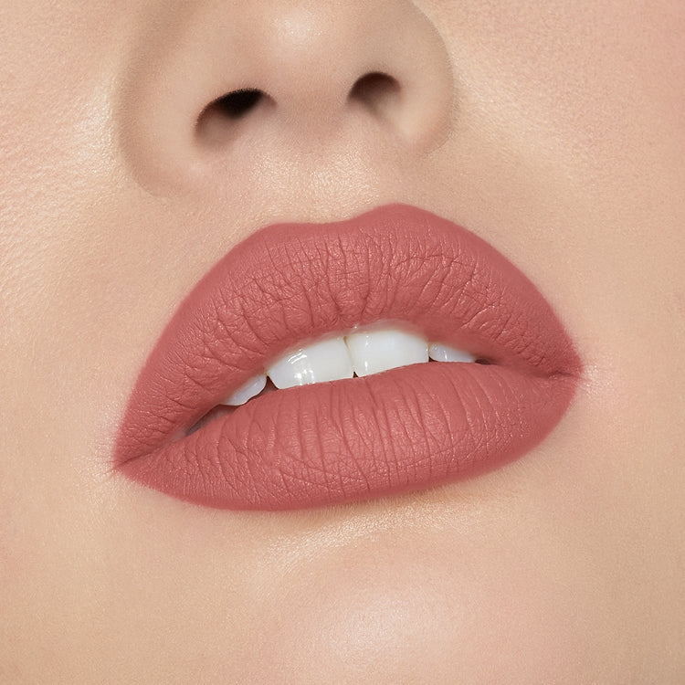 Kylie Cosmetics Matte Lip Kit Full Coverage + Matte Finish