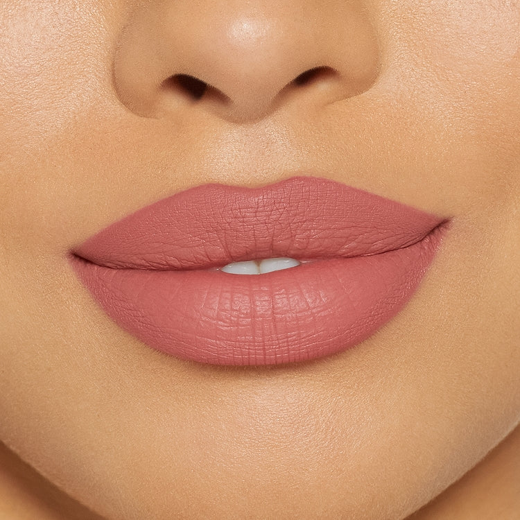 Kylie Cosmetics Matte Lip Kit Full Coverage + Matte Finish