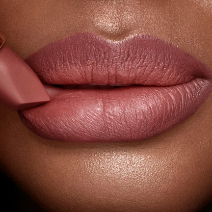 Charlotte Tilbury – Super Nudes Matte Revolution Lipstick