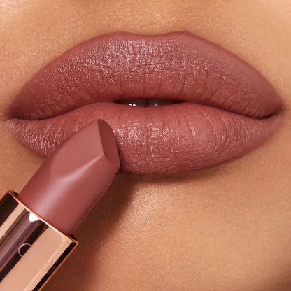Charlotte Tilbury – Super Nudes Matte Revolution Lipstick