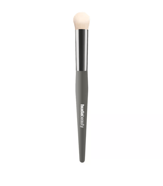 Huda Beauty Conceal & Under Eye Buff Brush