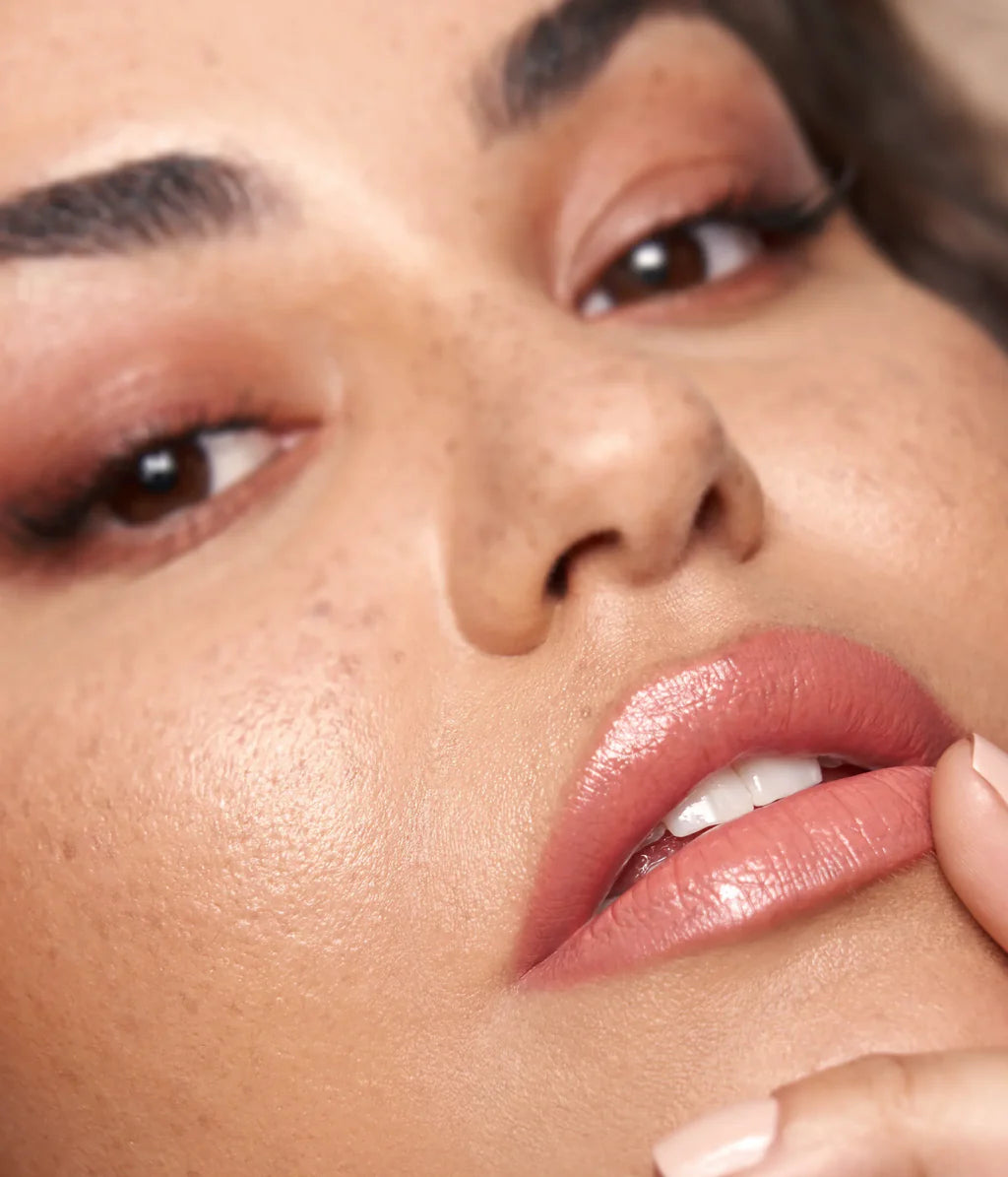 HUDA BEAUTY Power Bullet Cream Glow Hydrating Lipstick – Hustla