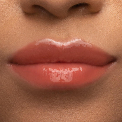 Too faced lip injection secure the bag