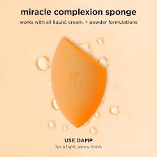 Real Techniques | Everyday Essentials Makeup Brush Set with Bonus Miracle Complexion Sponge